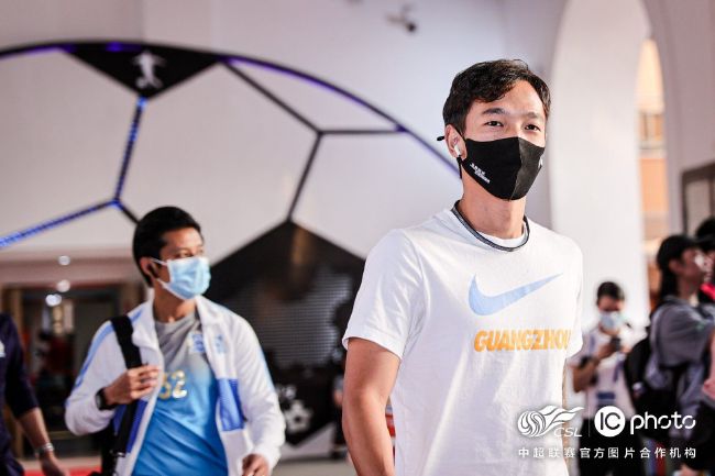 王霜：很高兴加盟热刺女足，希望大家为我们加油呐喊！